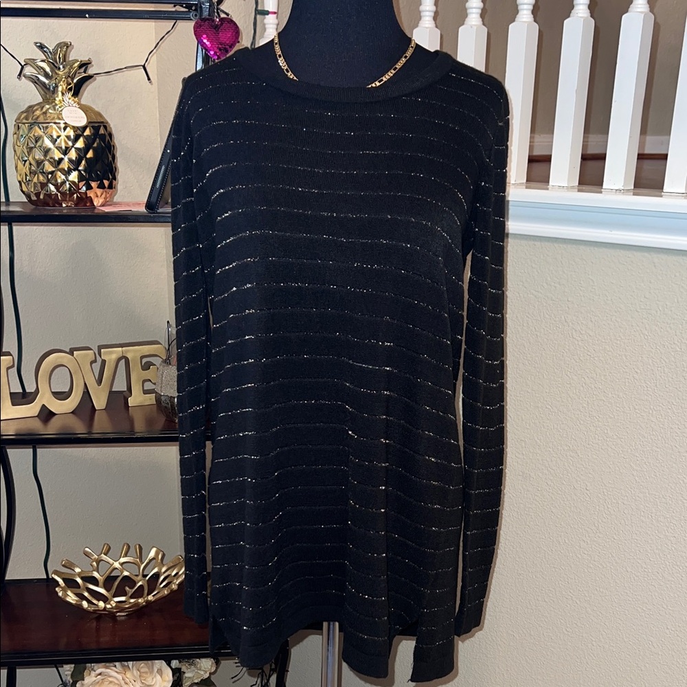 White Stag Black and Gold Long Sleeve Top